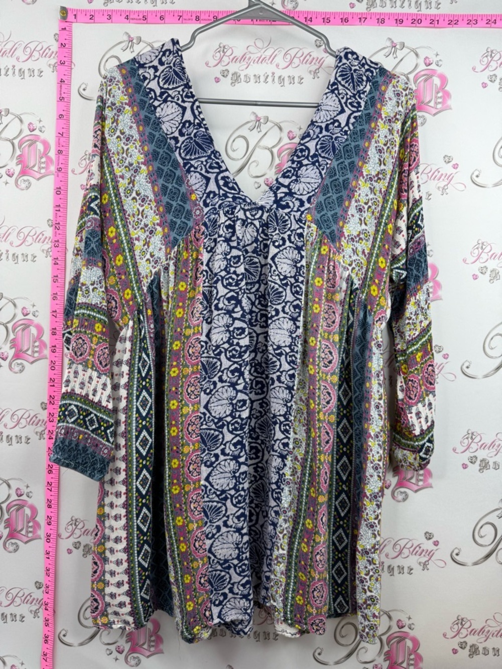 En Creme dress paisley soft floral flowy Navy and Pink Boho V-Neck Tunic